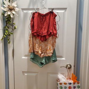 Victoria Secret set of 3 silky boxer shorts